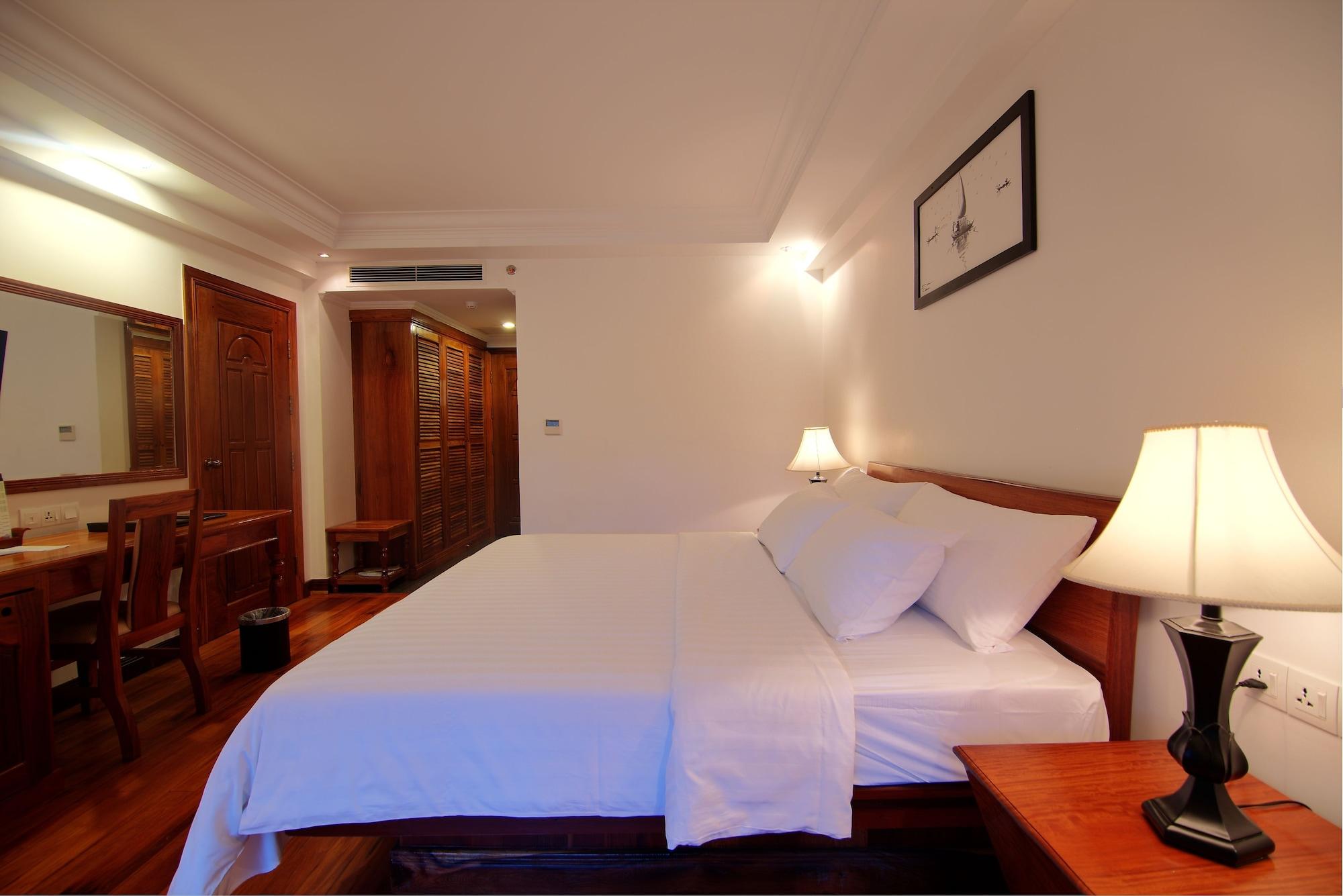 Hotel Somadevi Angkor Resort & Spa Сием Реап Екстериор снимка